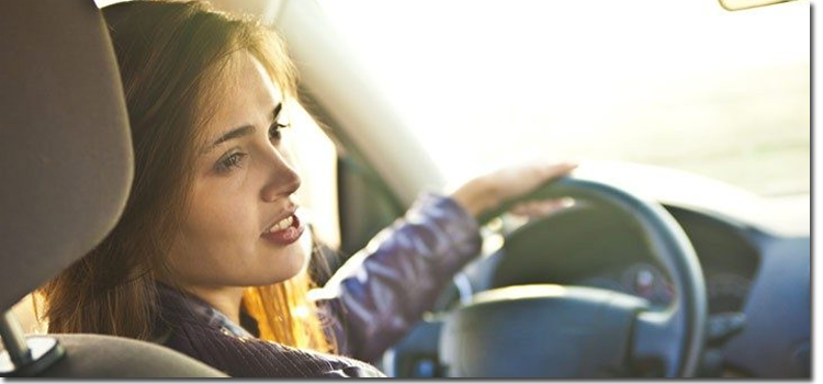 Clases prácticas de autoescuela solo para mujeres - Autoescuelas Vial Masters