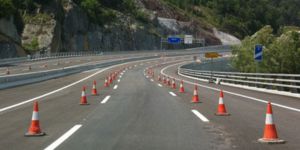Conos en calzada - Autoescuelas Vial Masters